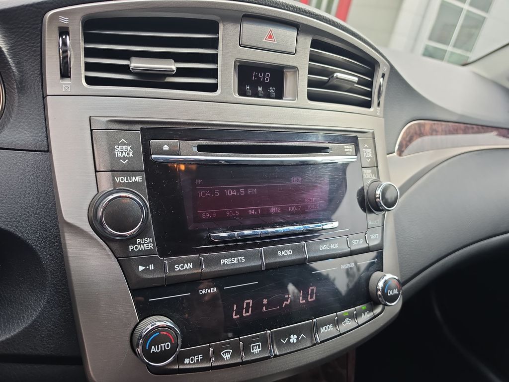 Thumbnail: 2011 Toyota Avalon - 10