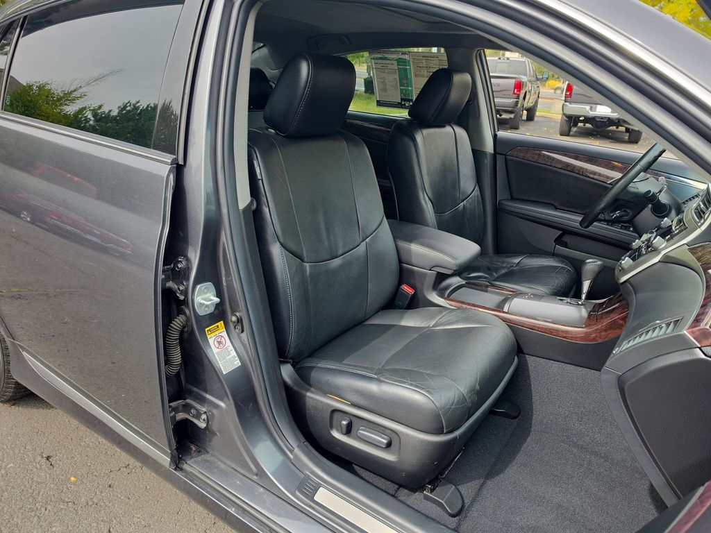 Thumbnail: 2011 Toyota Avalon - 8