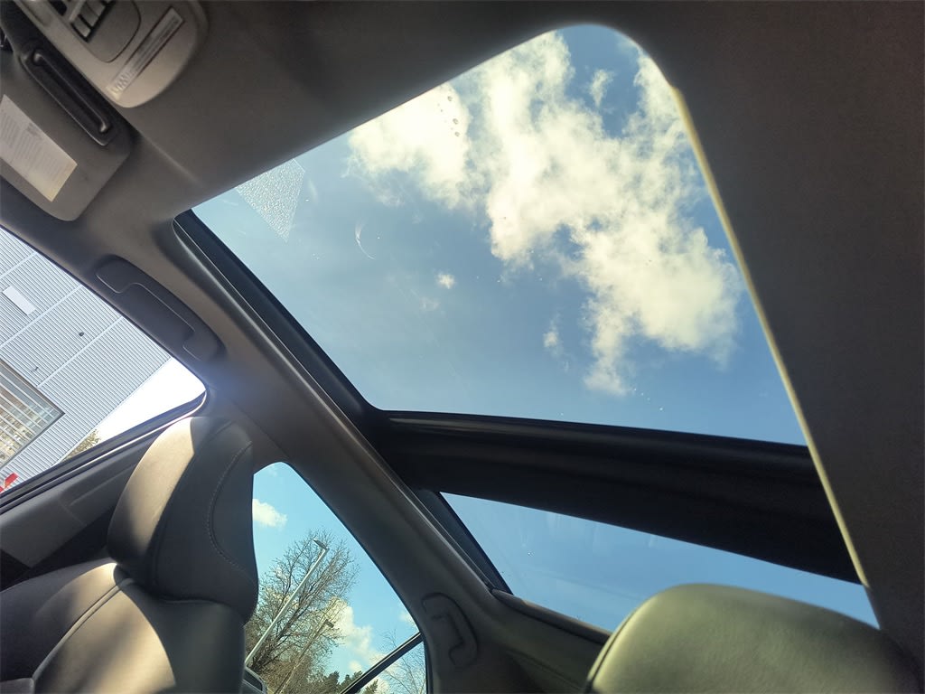 Thumbnail: 2020 Toyota Camry - 25