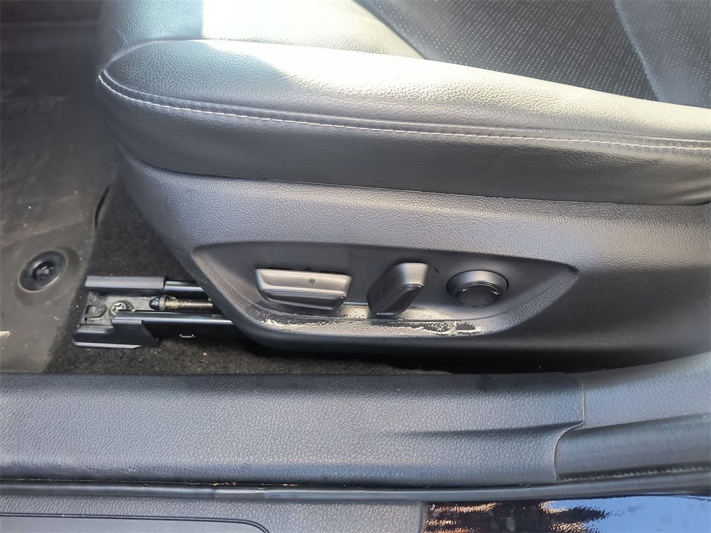 Thumbnail: 2020 Toyota Camry - 20