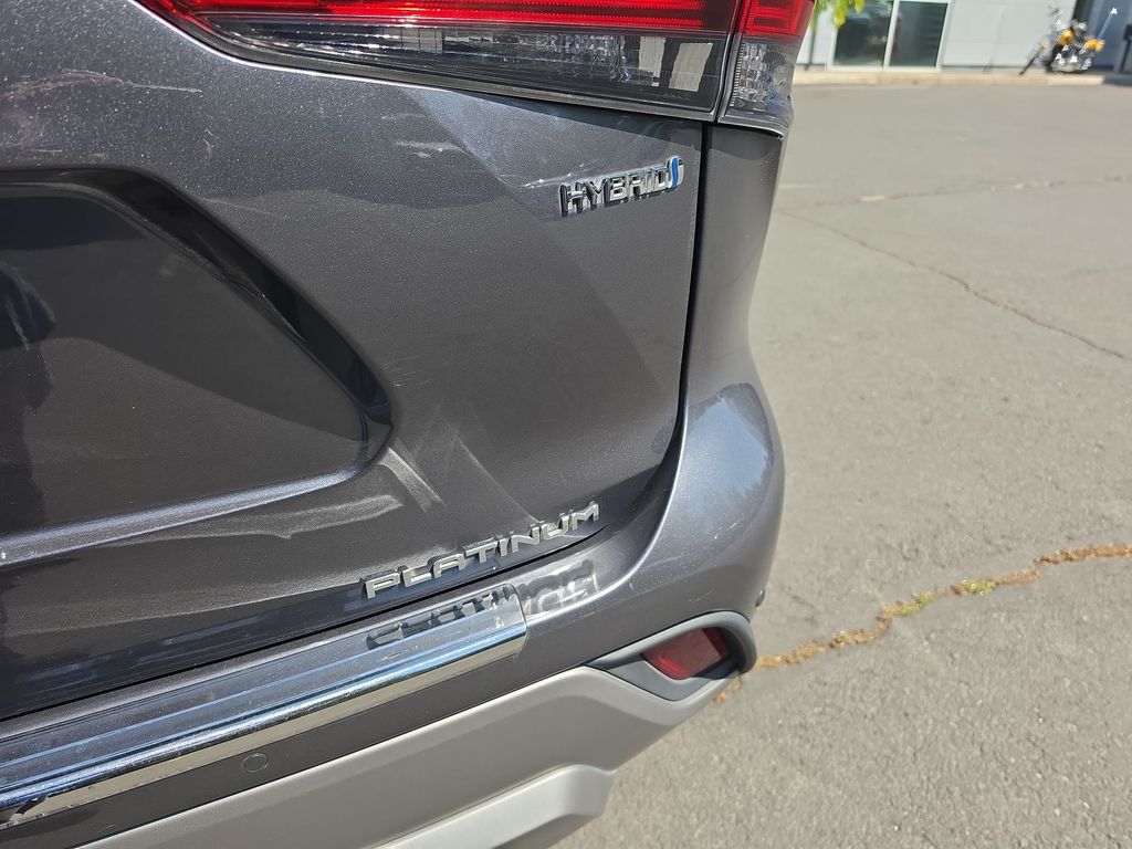 Thumbnail: 2022 Toyota Highlander - 5