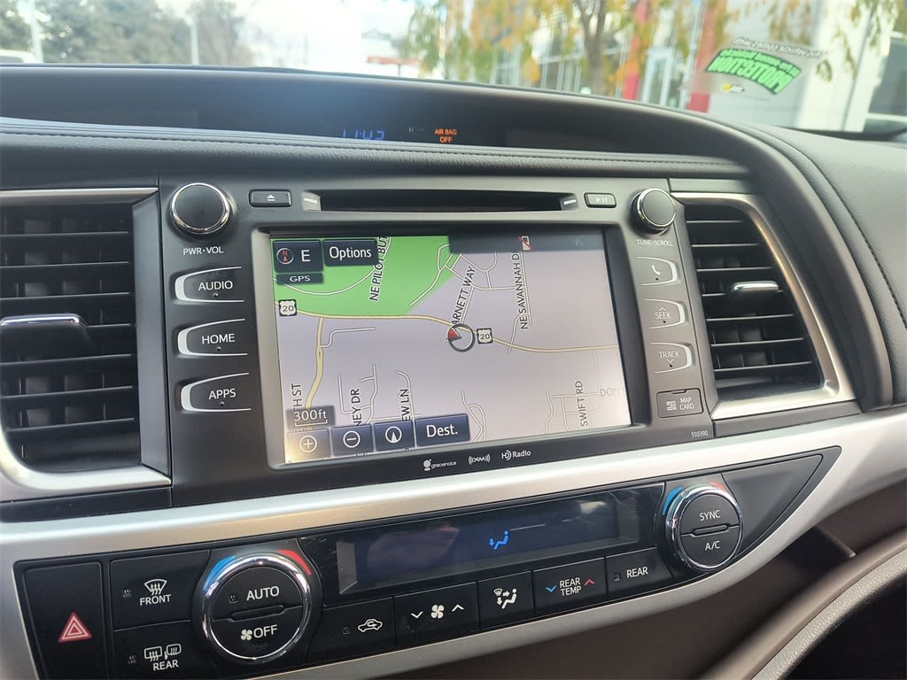 Thumbnail: 2019 Toyota Highlander - 23