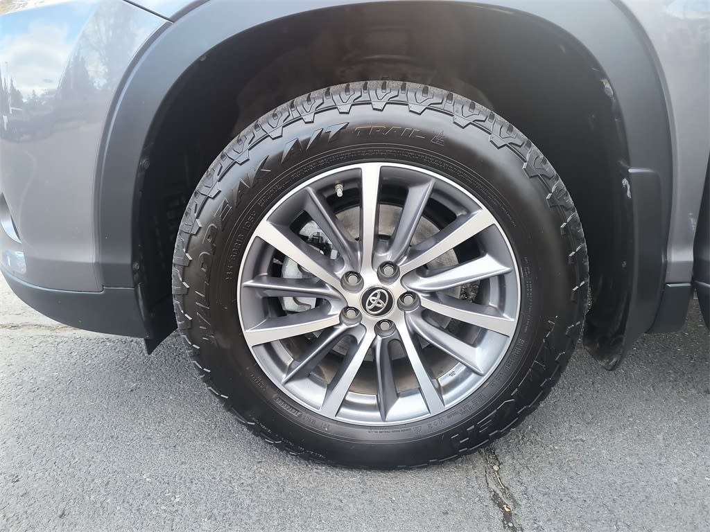 Thumbnail: 2019 Toyota Highlander - 6