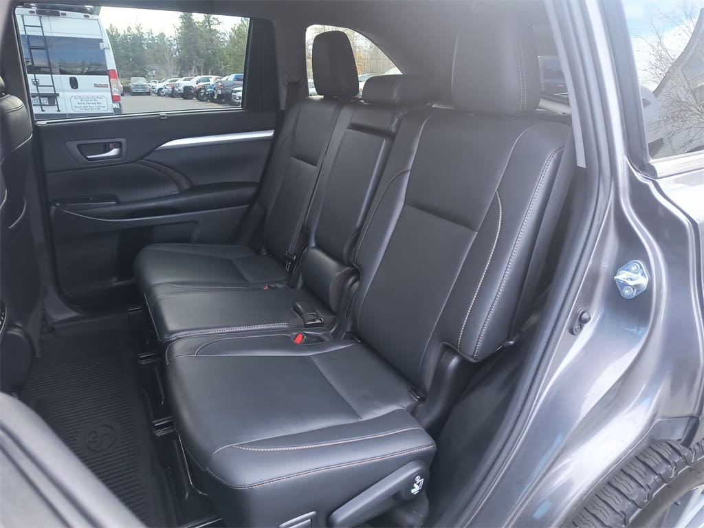 Thumbnail: 2019 Toyota Highlander - 10