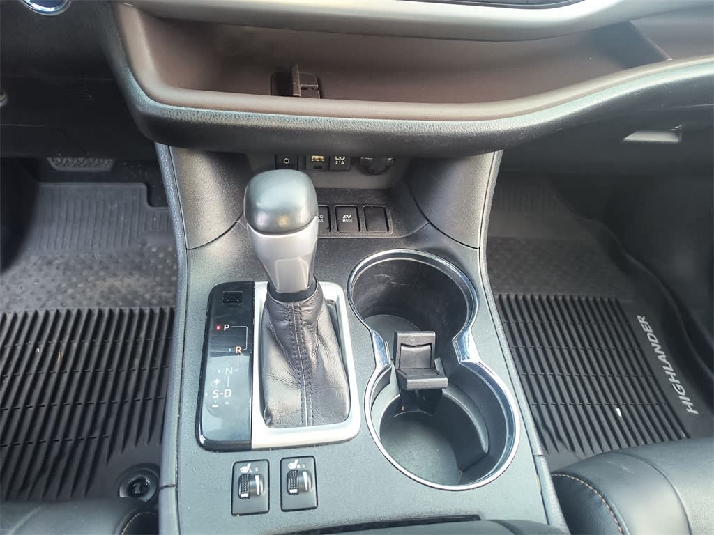 Thumbnail: 2019 Toyota Highlander - 12