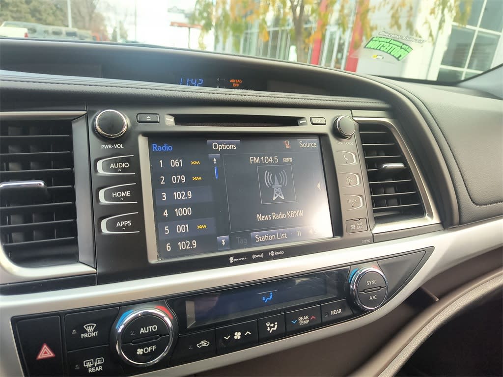 Thumbnail: 2019 Toyota Highlander - 11