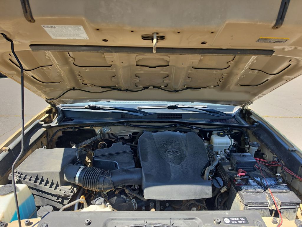 Thumbnail: 2018 Toyota Tacoma - 6