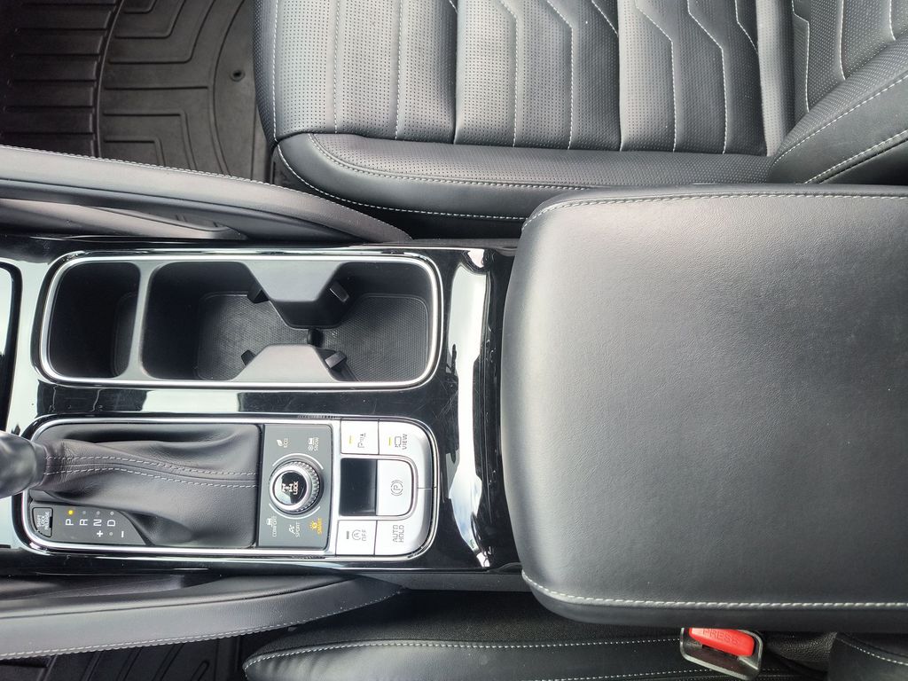 Thumbnail: 2022 Kia Telluride - 25