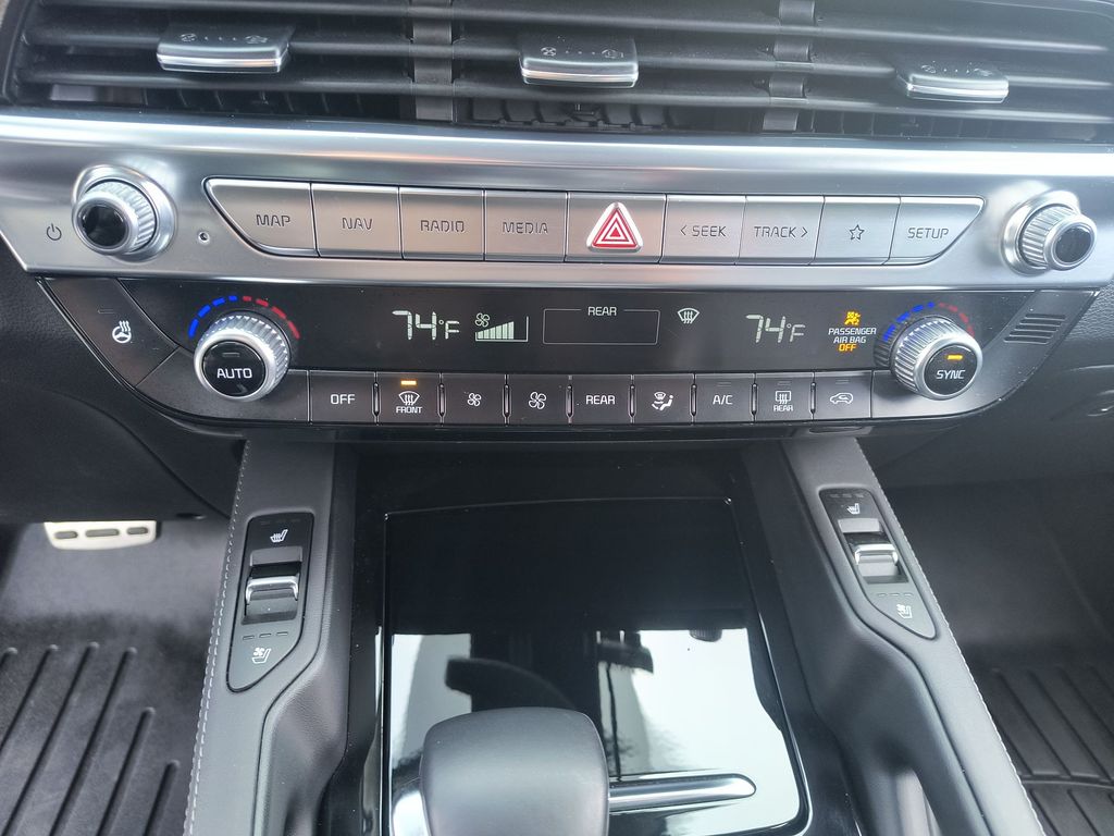 Thumbnail: 2022 Kia Telluride - 24