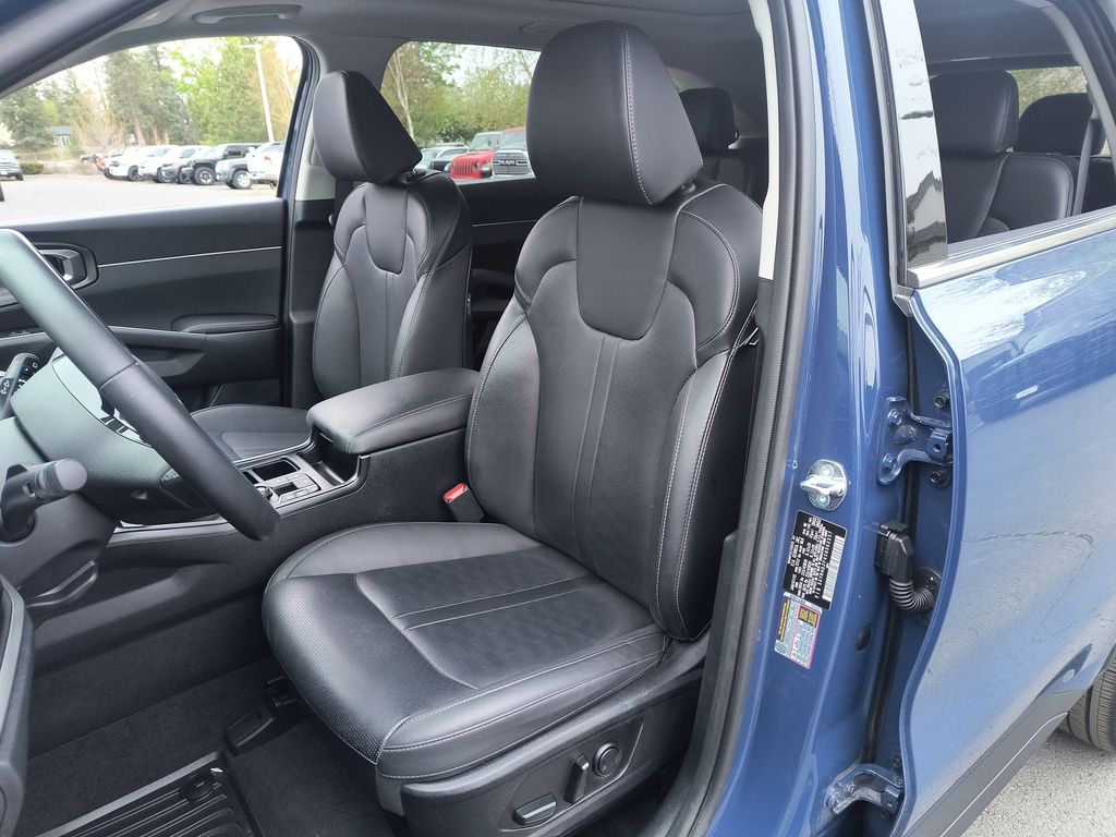 Thumbnail: 2025 Kia Sorento - 7