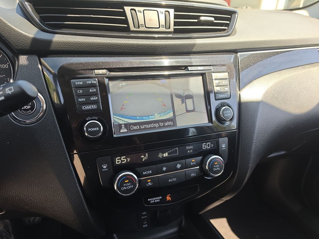 Thumbnail: 2017 Nissan Rogue Sport - 22