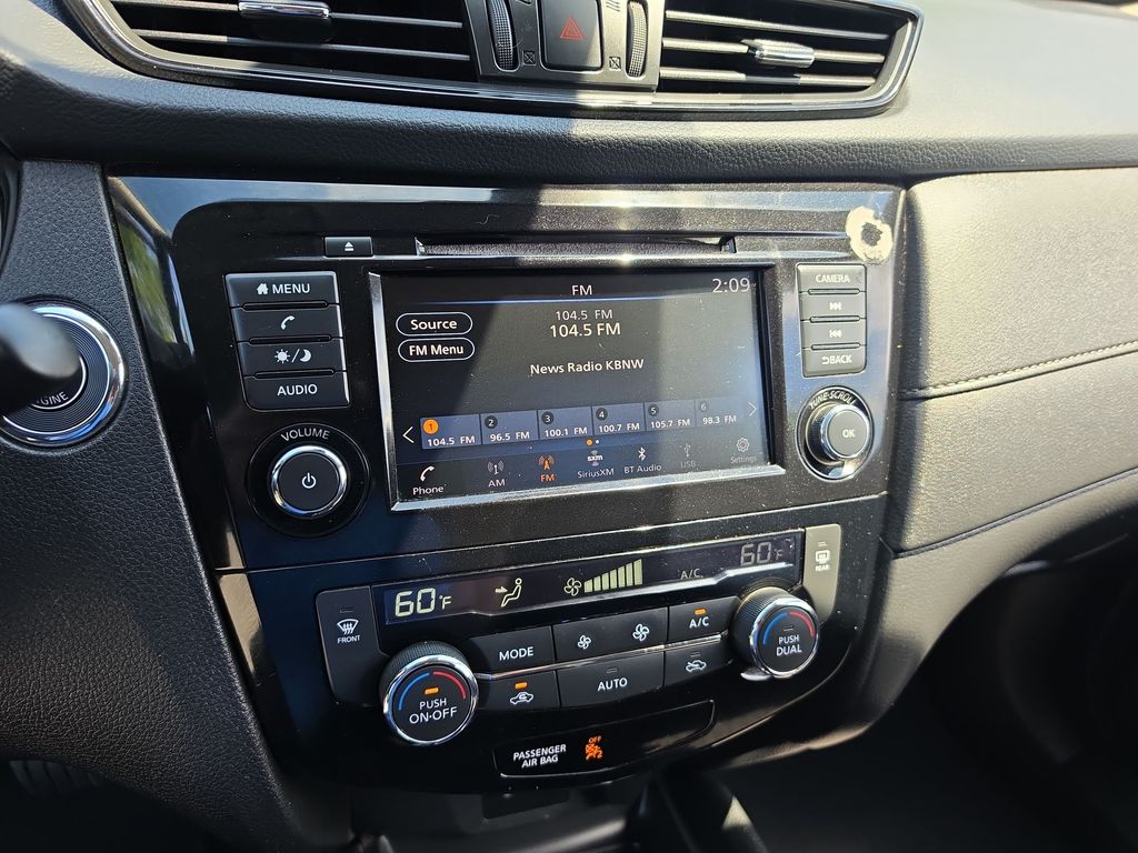 Thumbnail: 2019 Nissan Rogue - 10