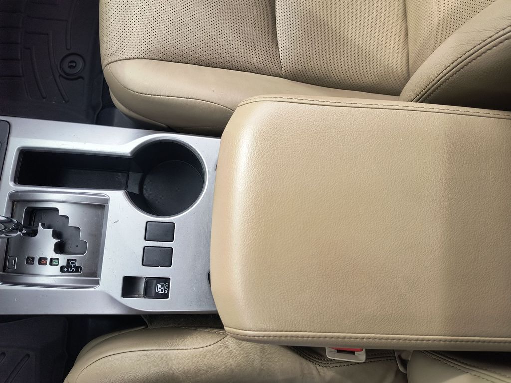 Thumbnail: 2016 Toyota 4Runner - 25