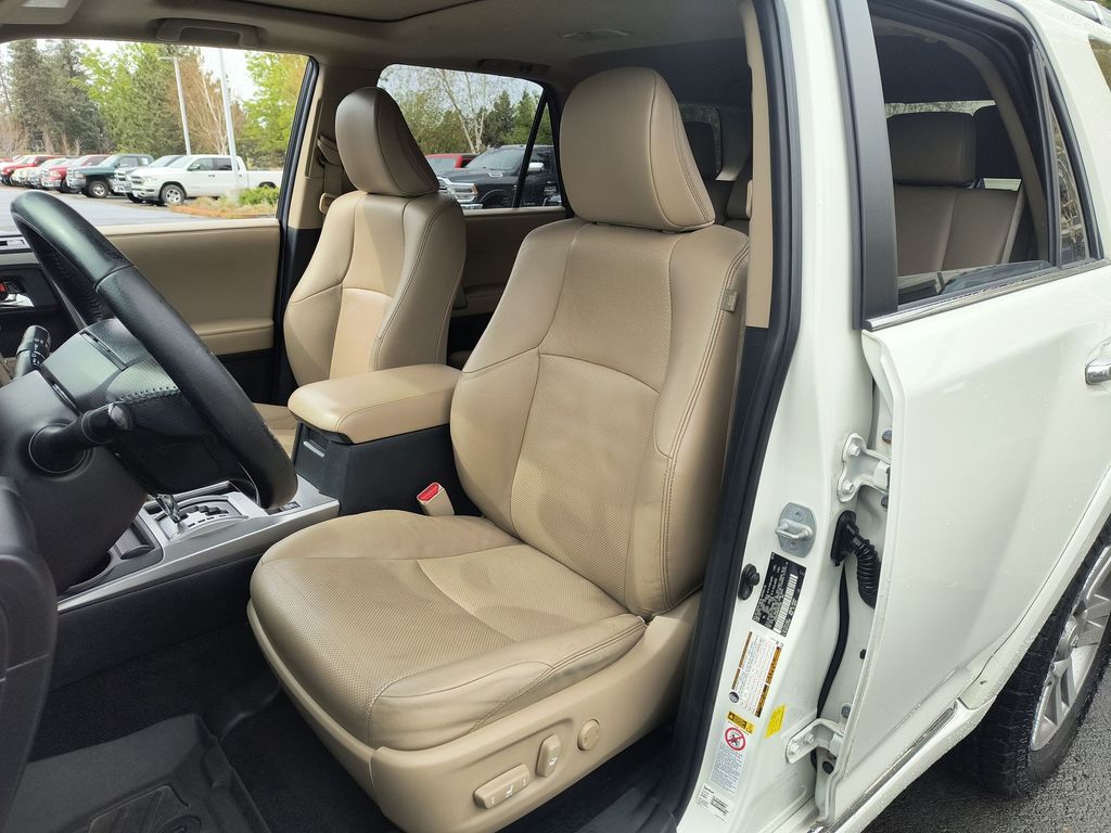 Thumbnail: 2016 Toyota 4Runner - 7