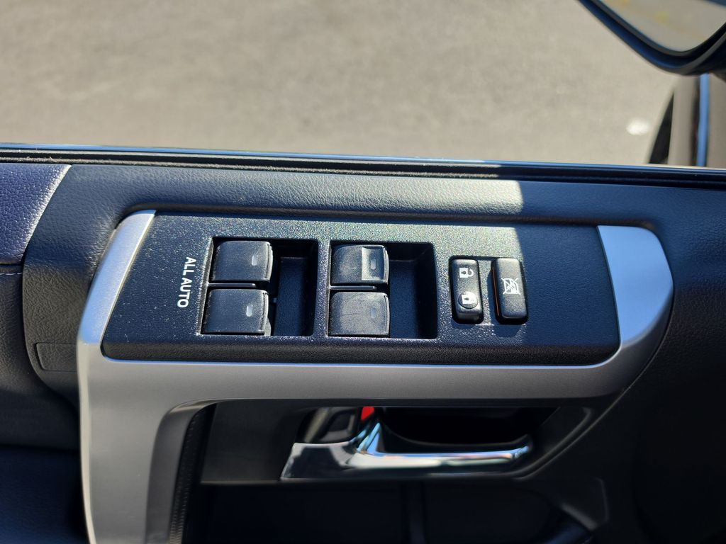Thumbnail: 2021 Toyota 4Runner - 21
