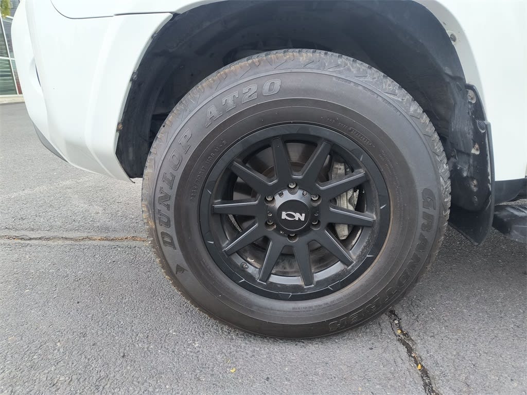 Thumbnail: 2021 Toyota 4Runner - 7