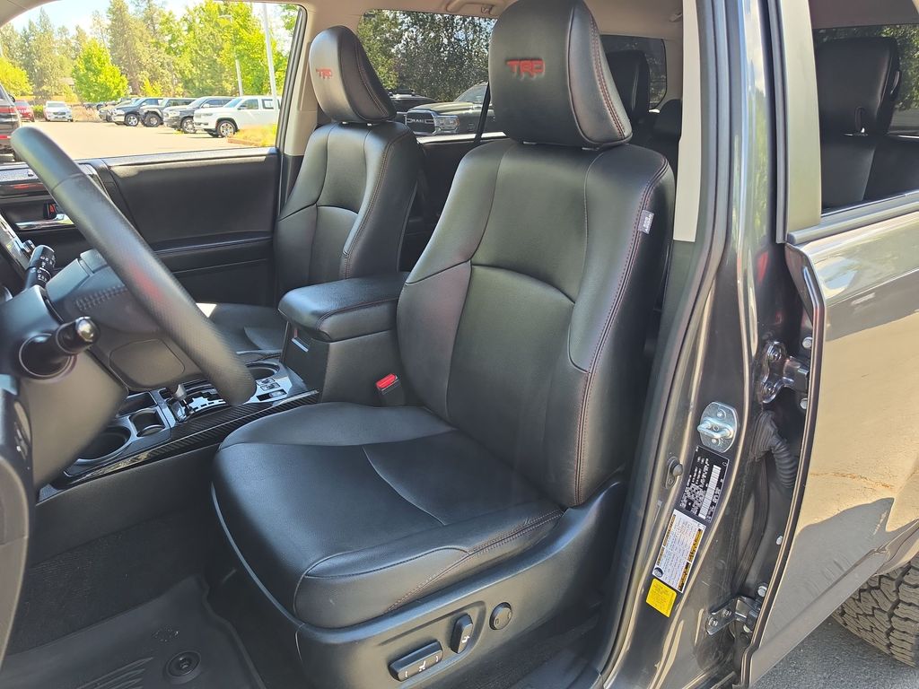 Thumbnail: 2021 Toyota 4Runner - 7