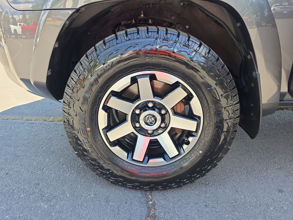Thumbnail: 2021 Toyota 4Runner - 5