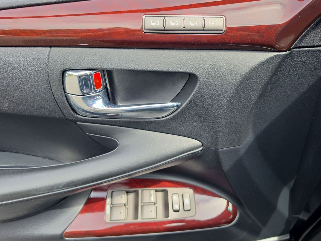 Thumbnail: 2014 Lexus LX - 20