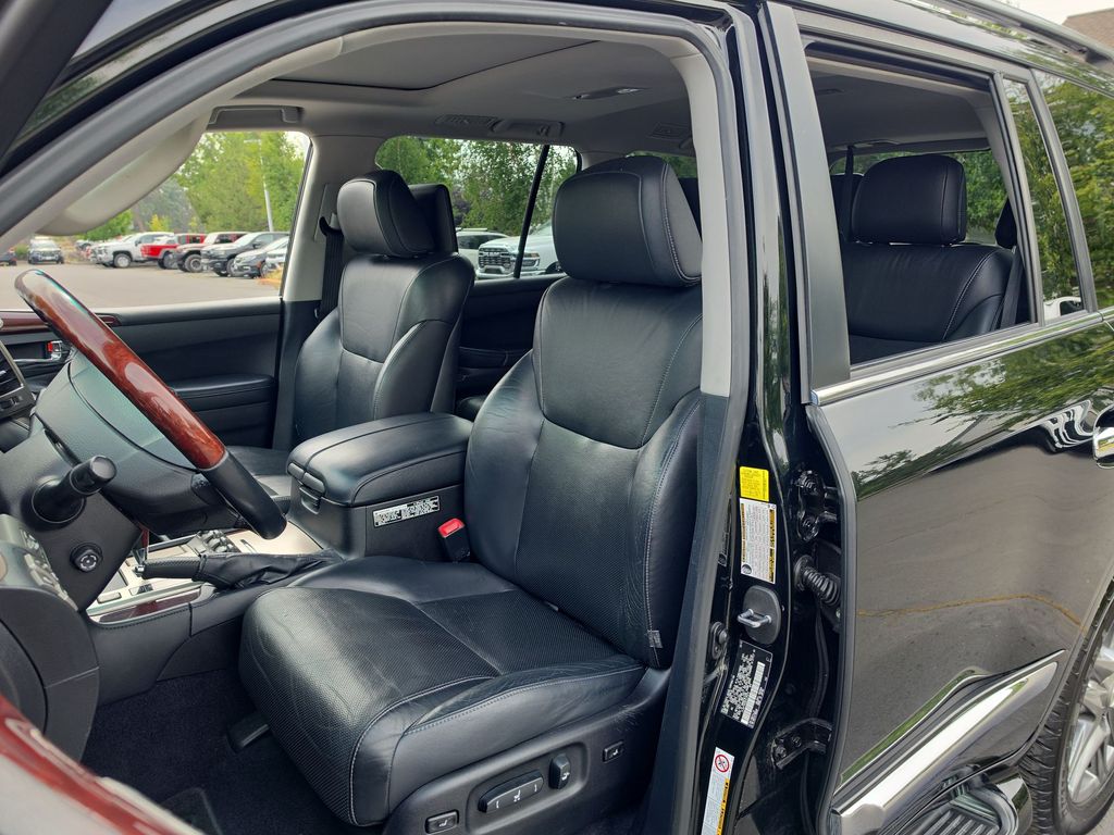 Thumbnail: 2014 Lexus LX - 7