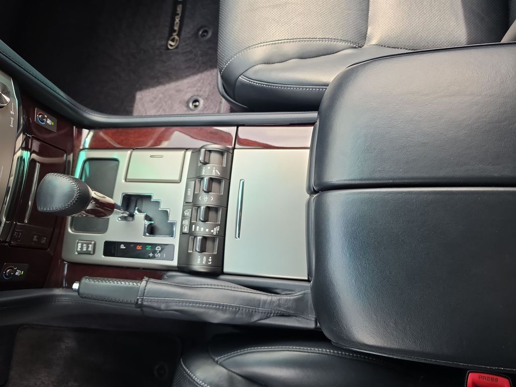 Thumbnail: 2014 Lexus LX - 24