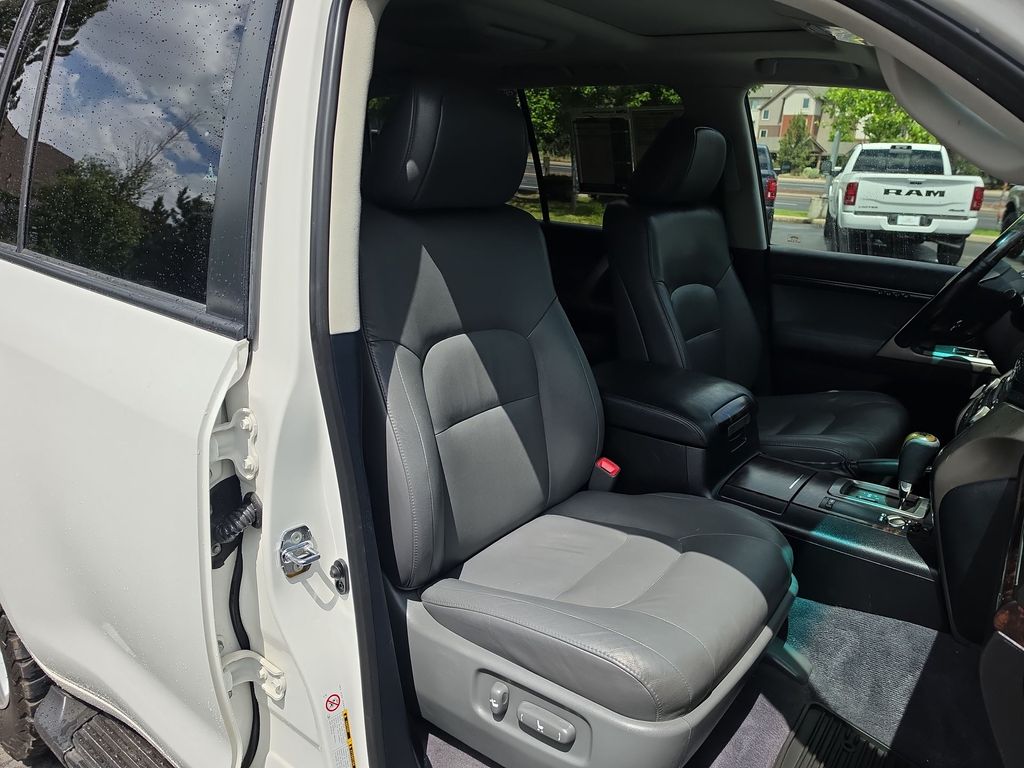 Thumbnail: 2009 Toyota Land Cruiser - 9