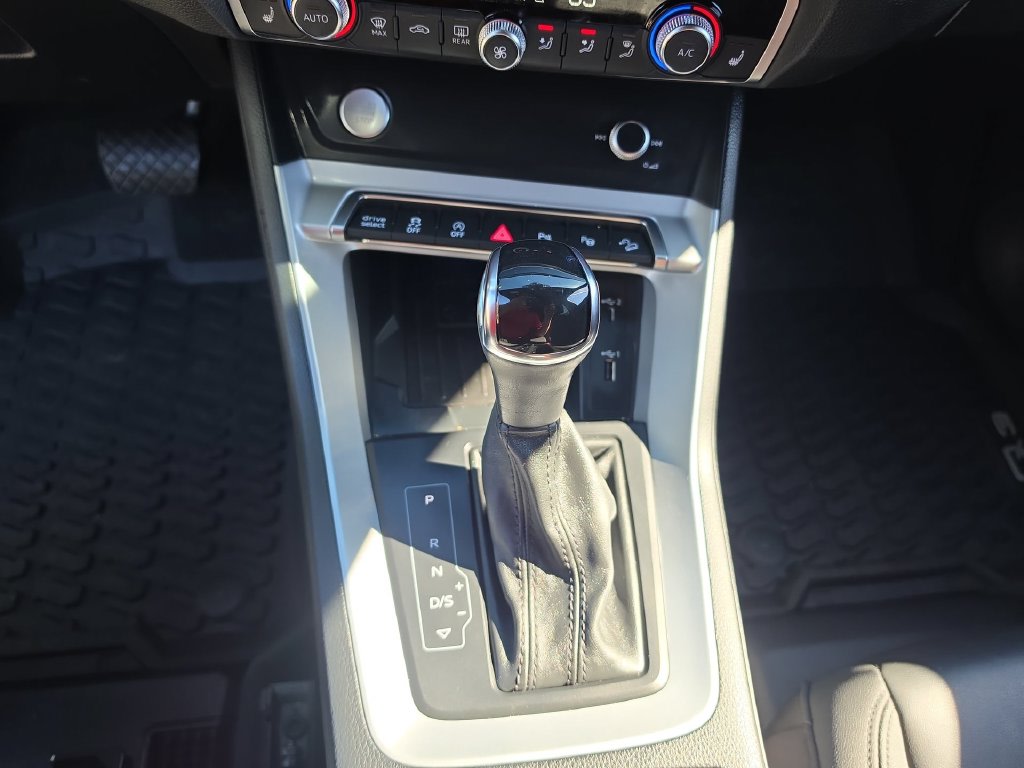 Thumbnail: 2020 Audi Q3 - 11
