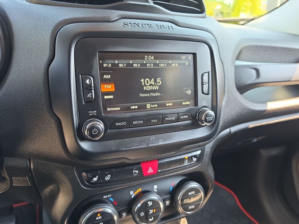 Thumbnail: 2016 Jeep Renegade - 10