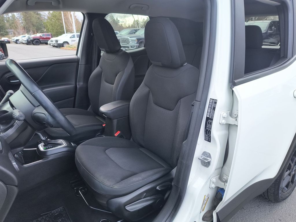 Thumbnail: 2020 Jeep Renegade - 7