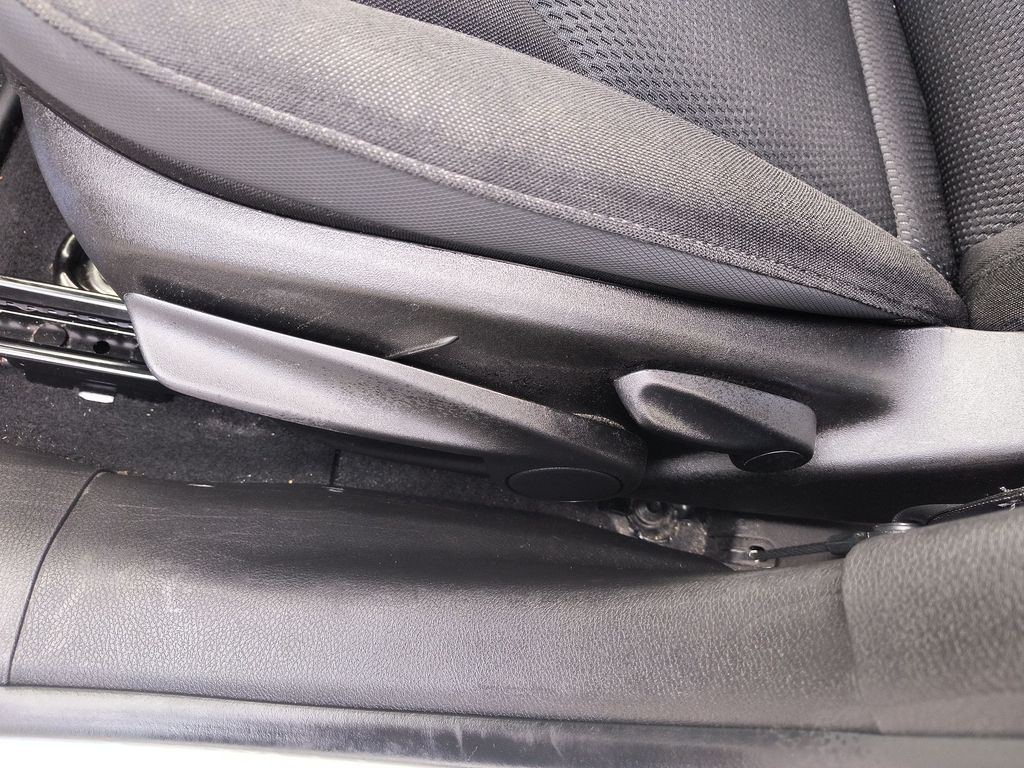 Thumbnail: 2020 Jeep Renegade - 19