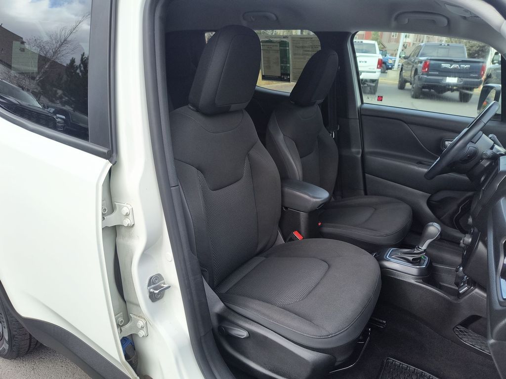 Thumbnail: 2020 Jeep Renegade - 24