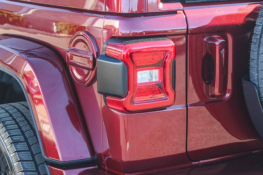 Thumbnail: 2021 Jeep Wrangler - 20