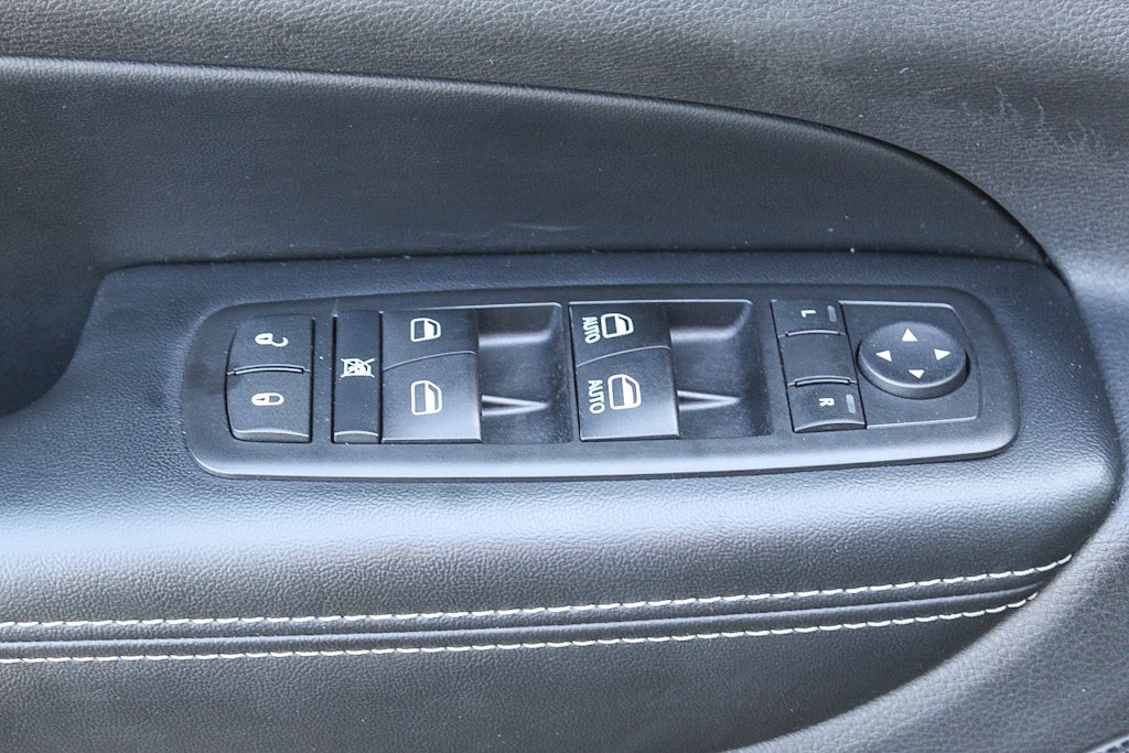 Thumbnail: 2015 Jeep Grand Cherokee - 24
