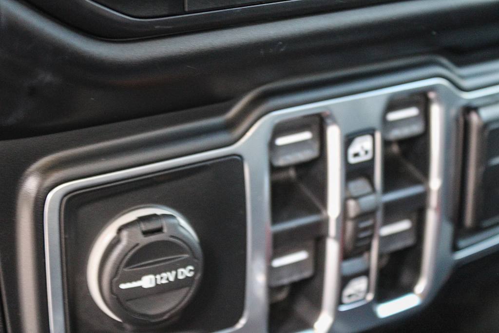 Thumbnail: 2021 Jeep Gladiator - 23