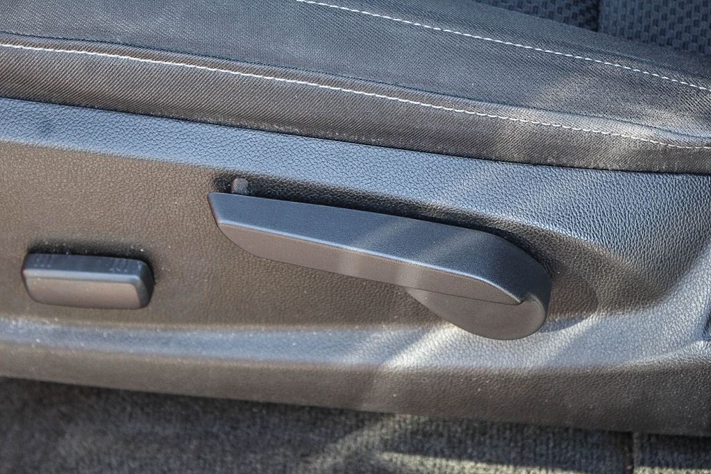Thumbnail: 2016 Chevrolet Colorado - 22