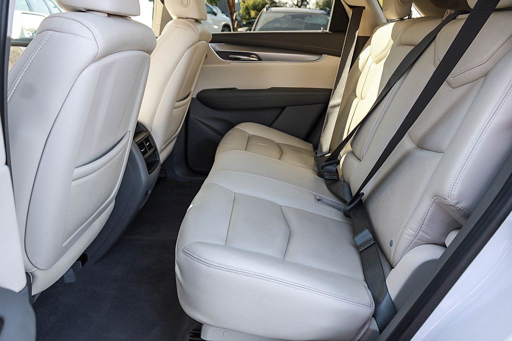 Thumbnail: 2017 Cadillac XT5 - 11