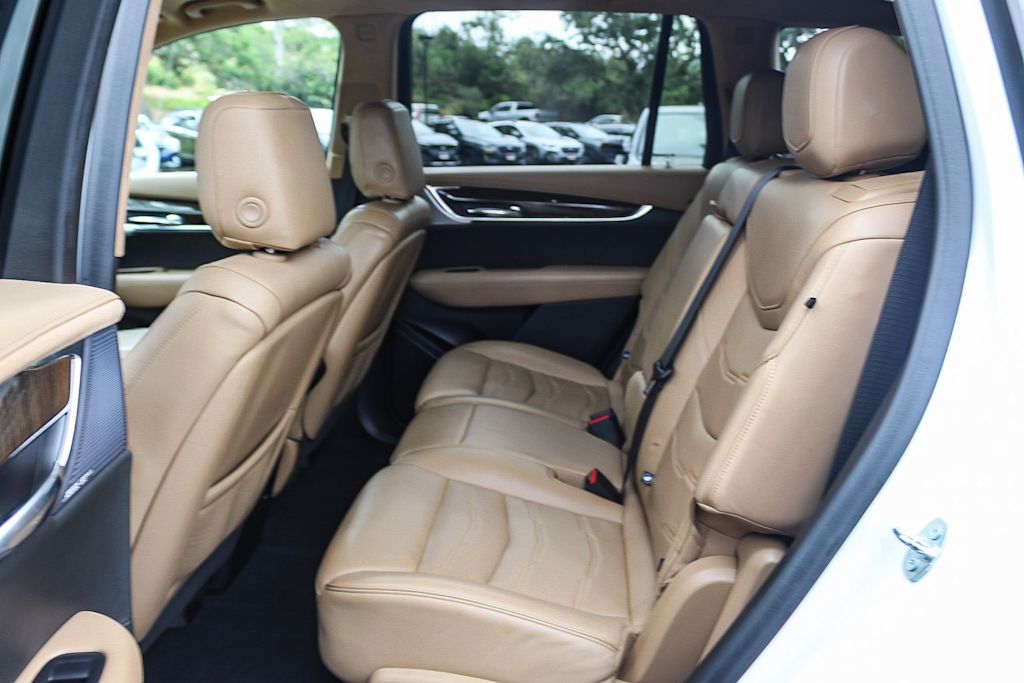 Thumbnail: 2020 Cadillac XT6 - 12