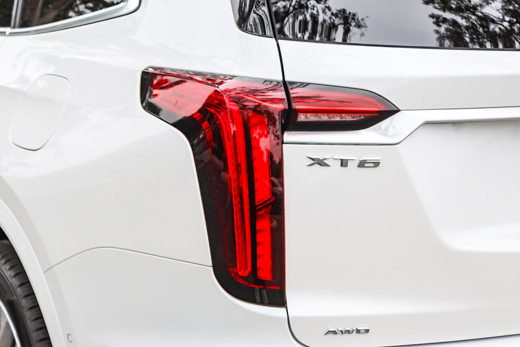 Thumbnail: 2020 Cadillac XT6 - 20
