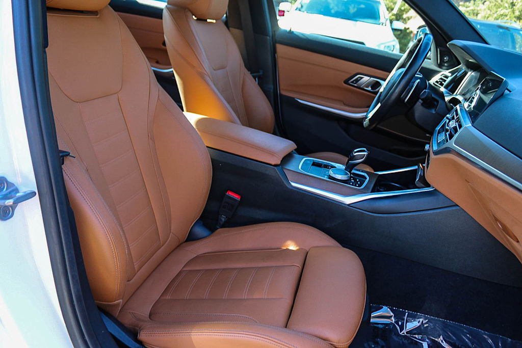 Thumbnail: 2021 BMW 3 Series - 10