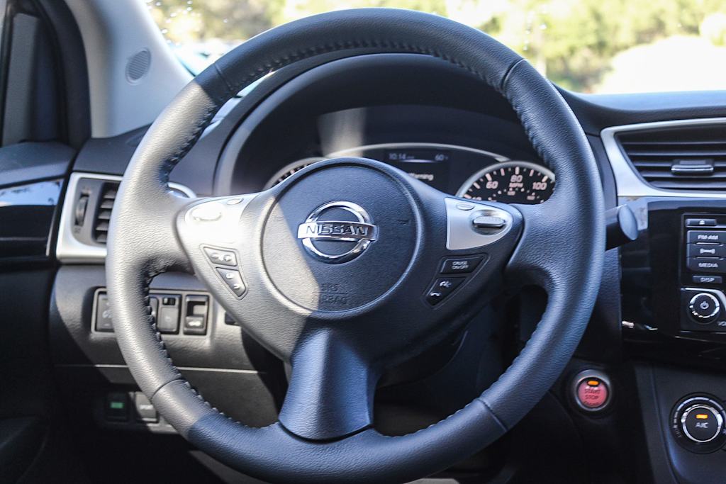 Thumbnail: 2016 Nissan Sentra - 13