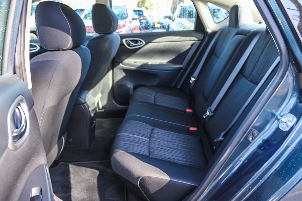 Thumbnail: 2016 Nissan Sentra - 12