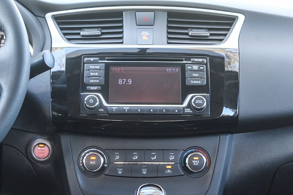 Thumbnail: 2016 Nissan Sentra - 24