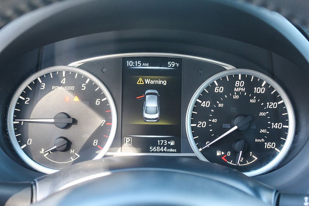 Thumbnail: 2016 Nissan Sentra - 16