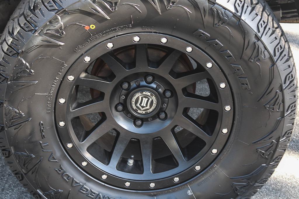 Thumbnail: 2019 Toyota Tacoma - 18