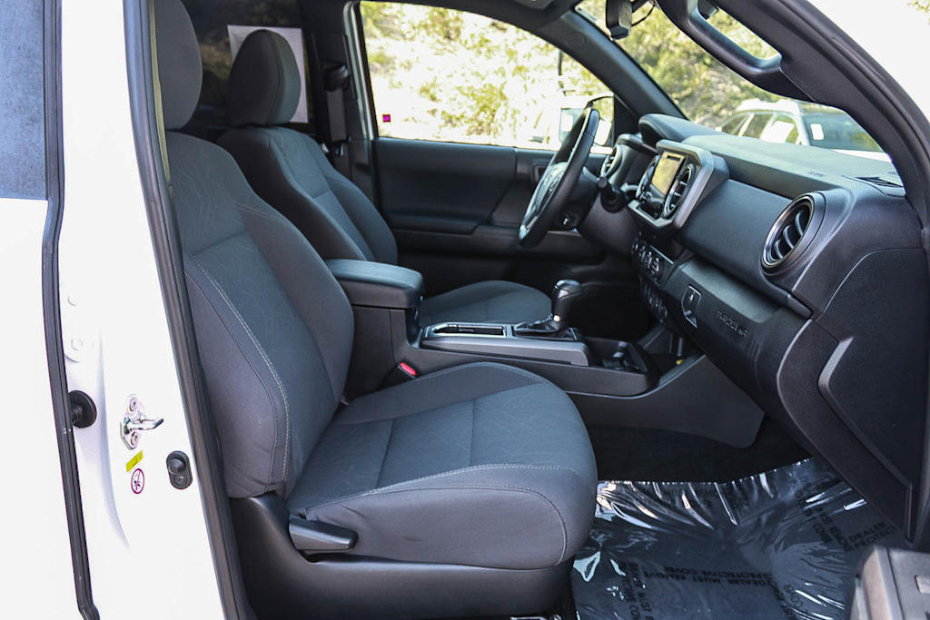 Thumbnail: 2019 Toyota Tacoma - 8