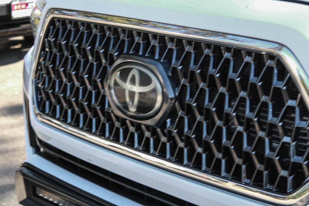 Thumbnail: 2019 Toyota Tacoma - 5