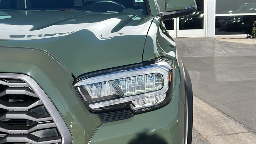 2022 Toyota Tacoma TRD Off-Road 23