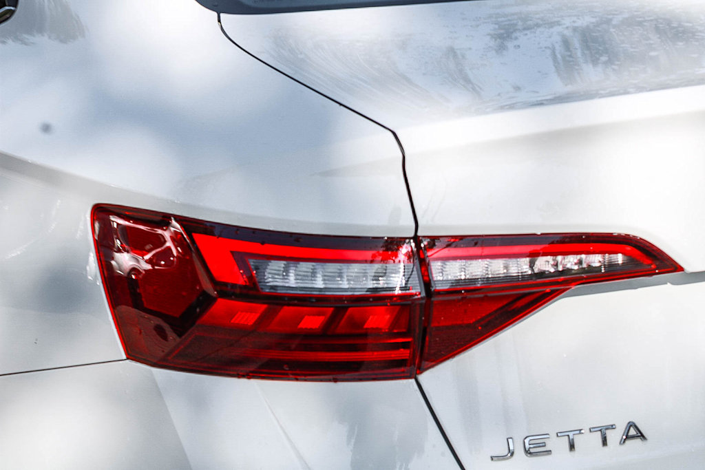 Thumbnail: 2023 Volkswagen Jetta - 20