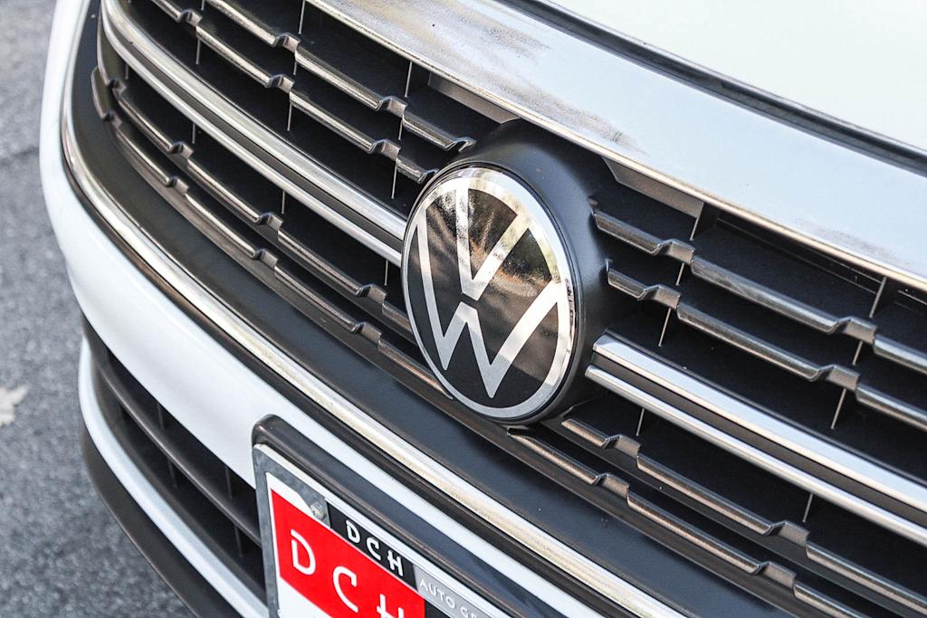 Thumbnail: 2023 Volkswagen Jetta - 6