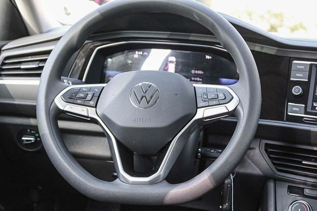 Thumbnail: 2023 Volkswagen Jetta - 9